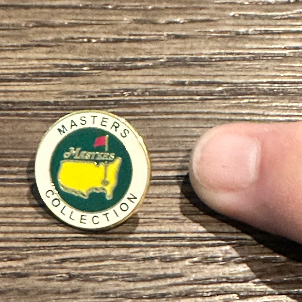 Masters Collection Pin - Picture 3 of 3